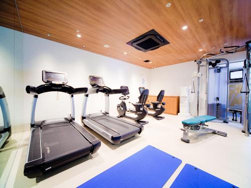 Services & Amenities