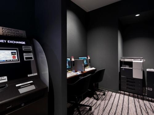 Services & Amenities